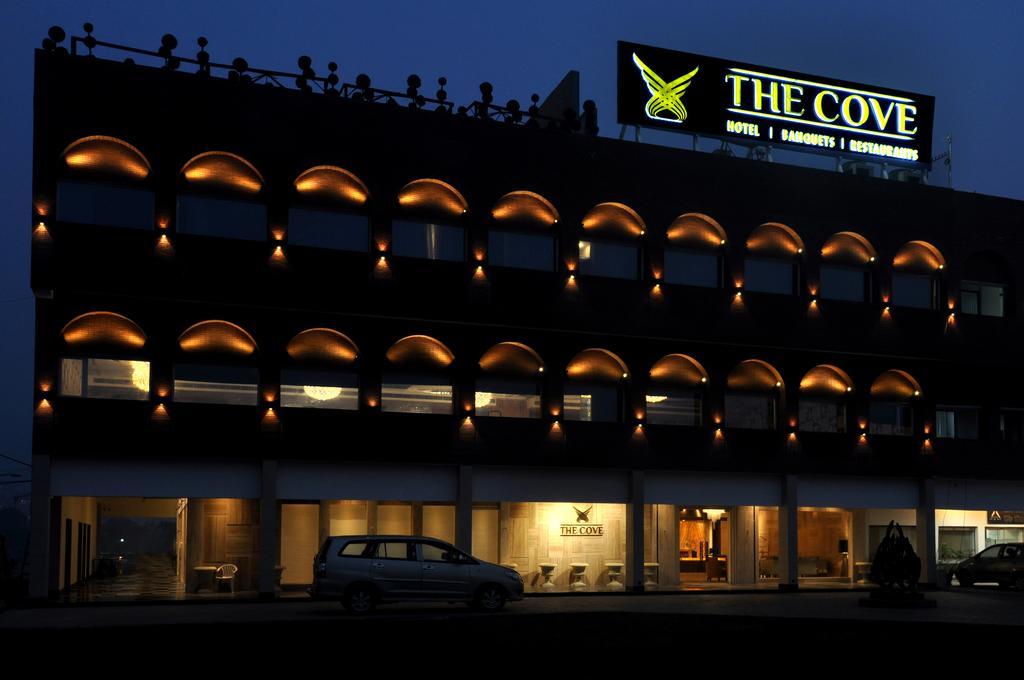The Cove Hotel Панчкула Екстер'єр фото